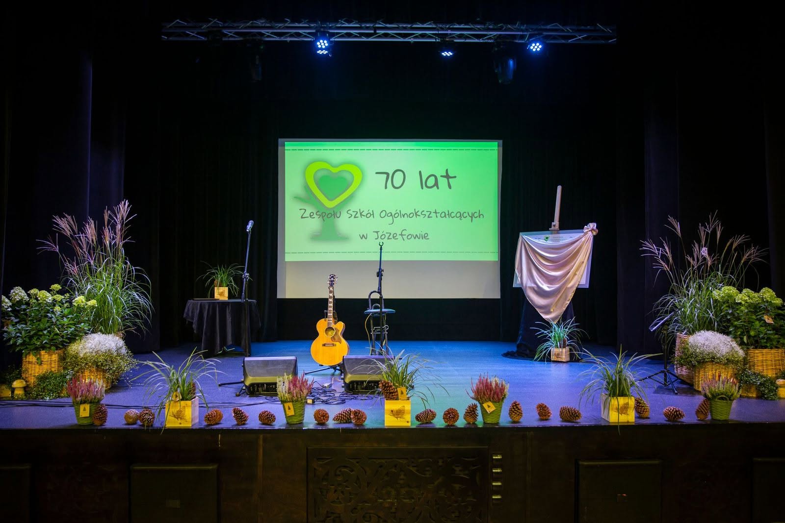 Scena przygotowana na jubileusz 70-lecia
